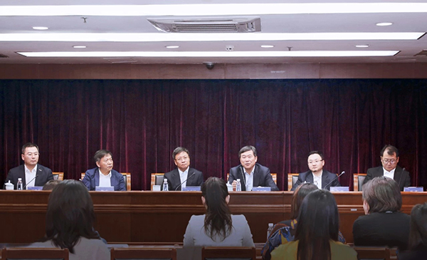 融创中国携手清华大学建设国际级医学中心，打