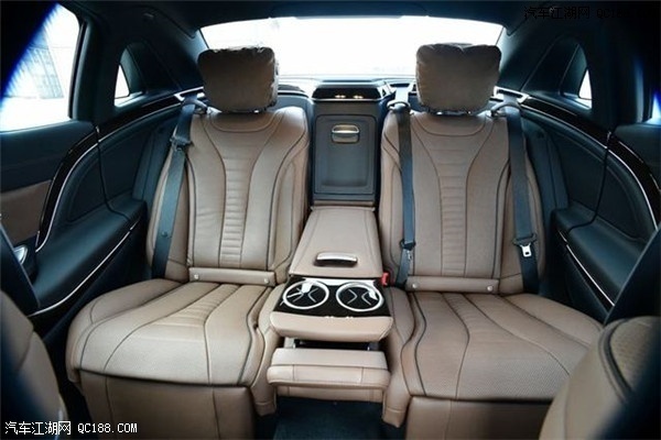 19款奔驰迈巴赫S560 高端气质科技配置座驾