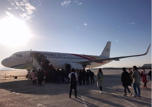 组图：多彩贵州航空首架A320neo客机投入航班服务