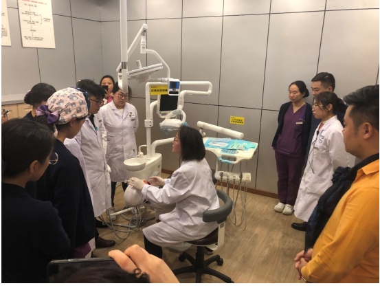 北大口腔专家高丽教授莅临盐城倍美口腔交流指导