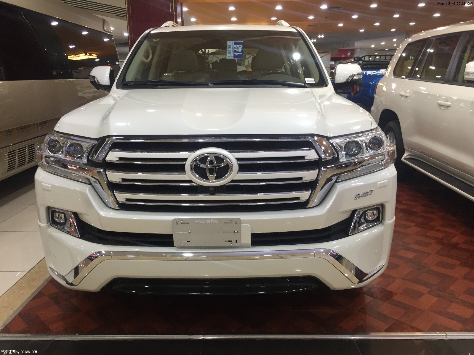 2019款中东版丰田酷路泽5700 最新报价