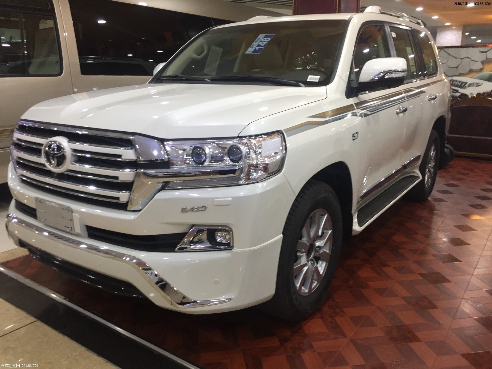 2019款中东版丰田酷路泽5700 最新报价