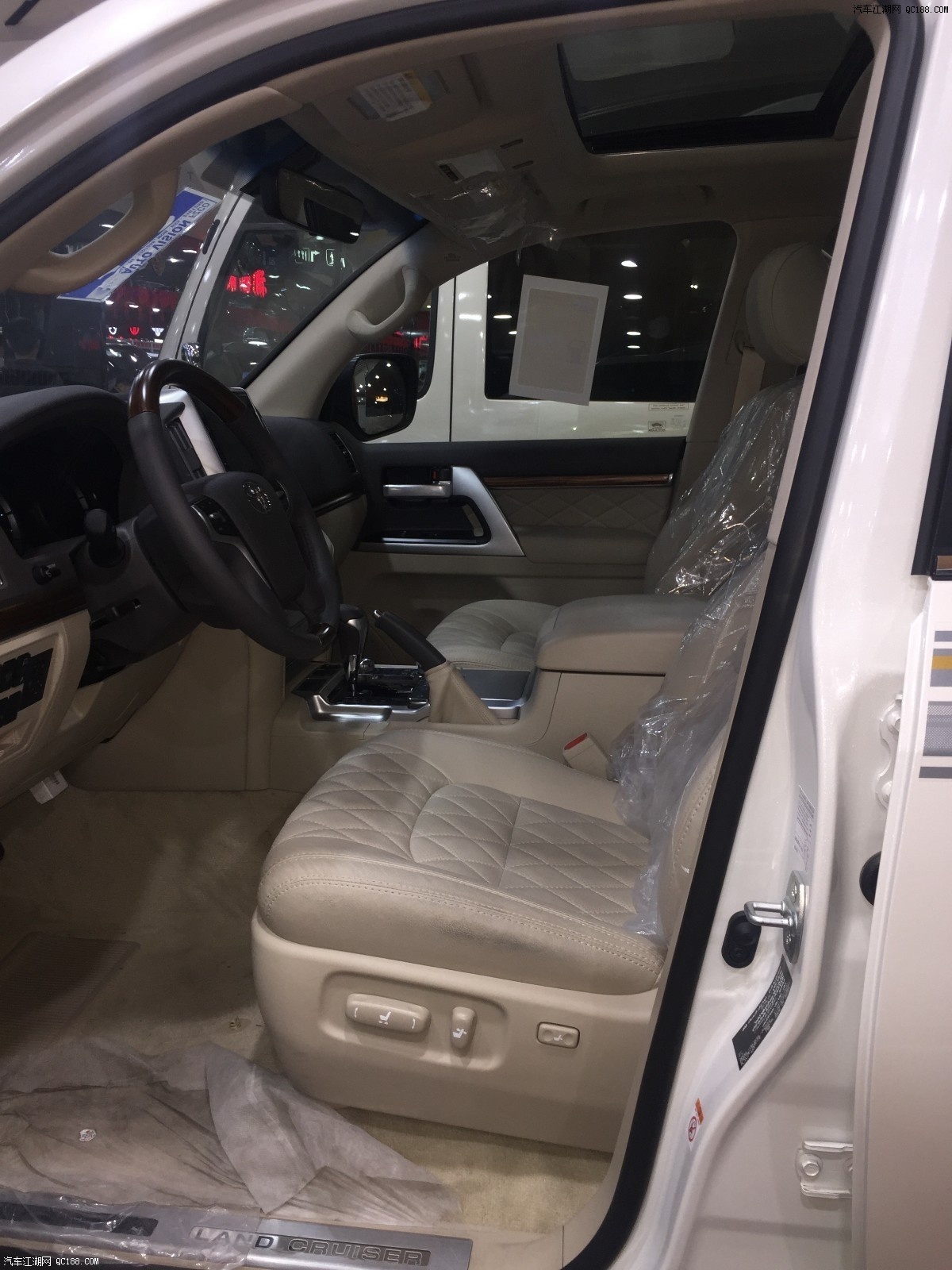 2019款中东版丰田酷路泽5700 最新报价