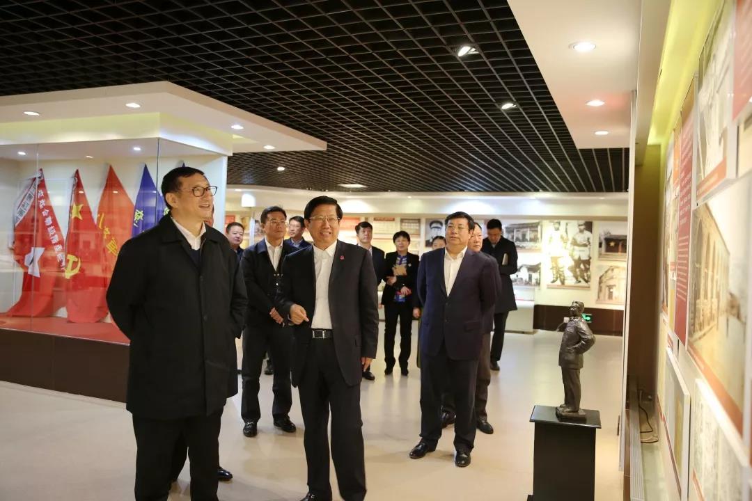 鞍山市委书记韩玉起一行来到中国医科大学交流