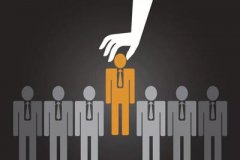 背后狠狠捅刀的桥段真的会发生