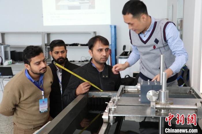 中巴共建海洋信息技术联合实验室 为“一带一路”定制人才