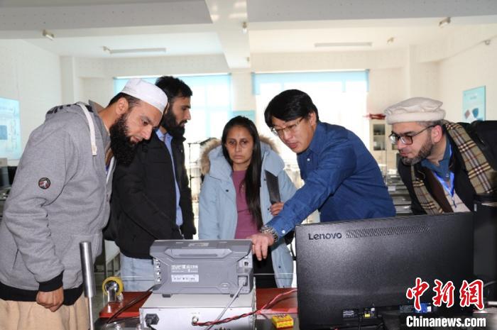 中巴共建海洋信息技术联合实验室 为“一带一路”定制人才