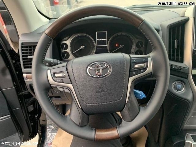 2019款中东版丰田酷路泽4600 高配解析