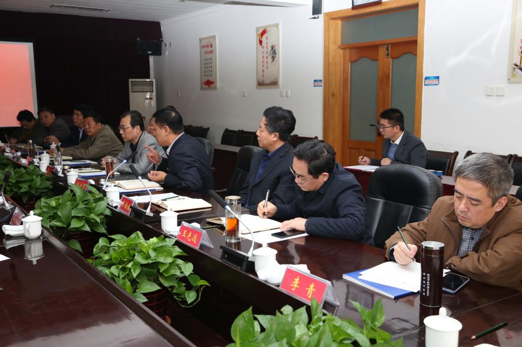 青岛大学肖江南副校长一行到衡水学院交流指导