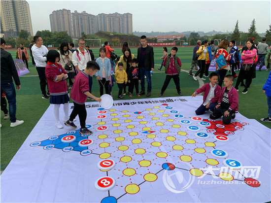 第35届泸州市青少年科技创新大赛 孩子们科技脑