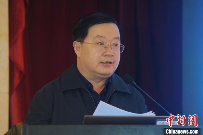 全国人大常委会委员、华侨委副主任、致公党中央副主席曹鸿鸣致辞。　张金川 摄