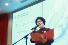 用声音传递“初心” 穿白大褂的朗读者讲述医患