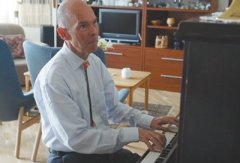 讲述亲历故事 见证辉煌历程（风从东方来——国际人士谈新中国70年发展成就