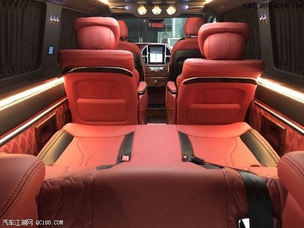 2019款墨版奔驰V250报价 配置动力体验