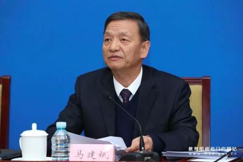 教育部回应家庭富裕学生拿助学金：将出新政策或修订现政策