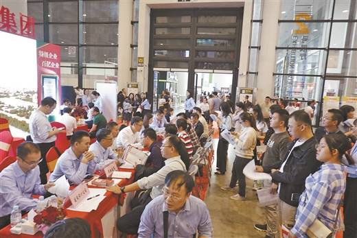 广西人才评价机制改革:坚持凭能力、实绩、贡献评价人才