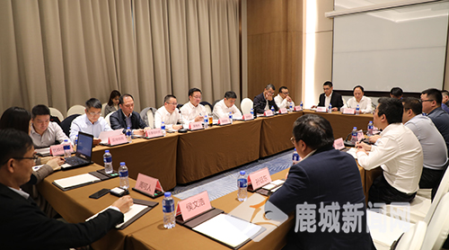 鹿城区委书记姜景峰：欢迎金融人才来鹿落户发