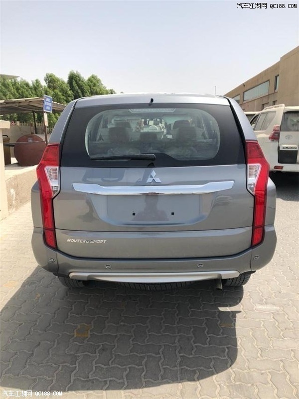19款三菱帕杰罗劲畅 运动流线感越野