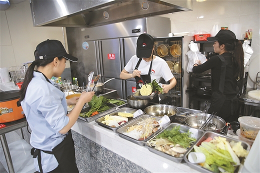 小餐饮实行登记管理 开启餐饮行业“新引擎”