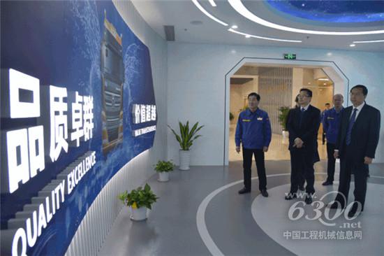 正式揭牌！徐工重卡与东风零部件集团成立联合