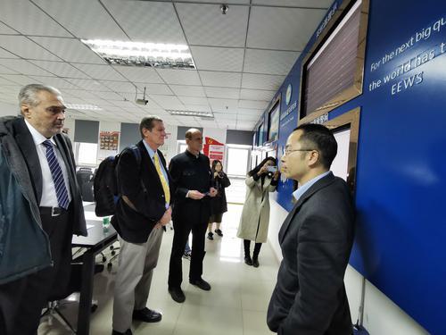 谁赢得人才,谁就赢得发展——高端外国专家座谈会在成都举行