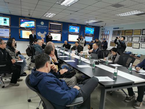 谁赢得人才,谁就赢得发展——高端外国专家座谈会在成都举行