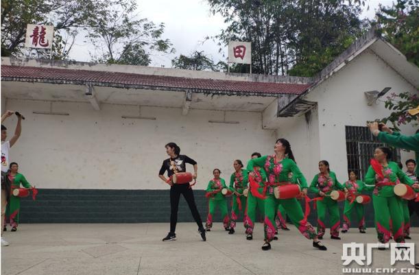 “2019内地与港澳文化青年文艺采风行”开展文化交流活动