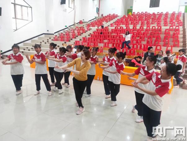 “2019内地与港澳文化青年文艺采风行”开展文化交流活动