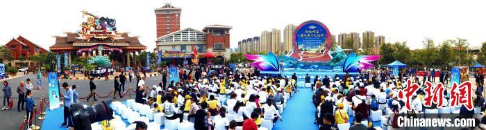 两岸马戏亲子文化节启动 逾百对亲子家庭研学助阵