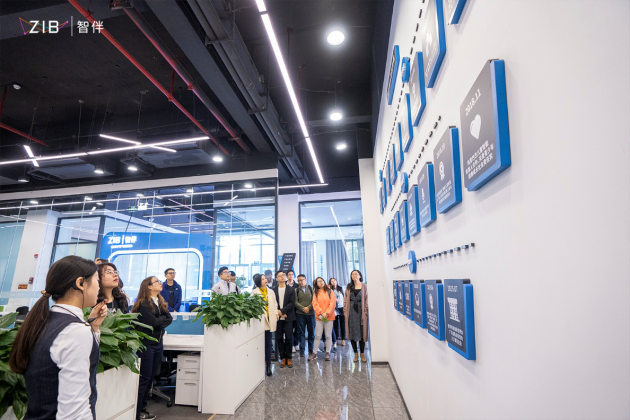 高校师生团造访智伴科技，校企合推智能教育高