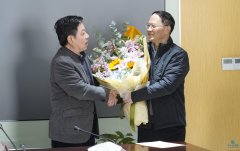 湖南省人才工作领导向新晋院士王耀南道贺