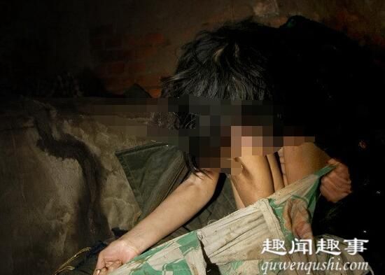 疯女关黑屋数十年 原因是这样实在太可怕了