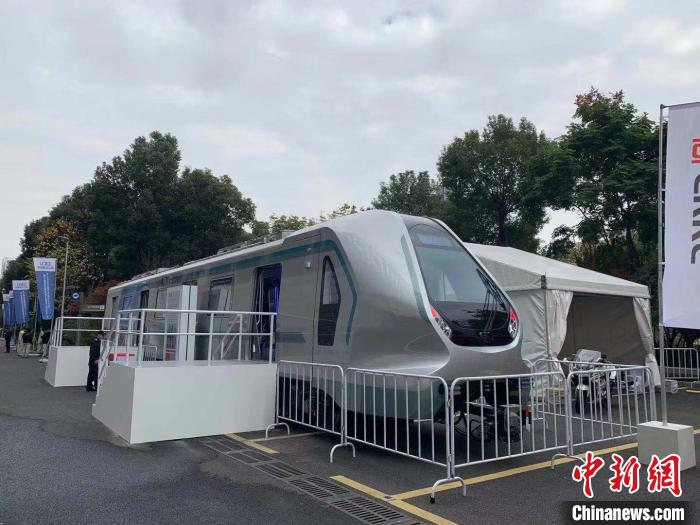 新一代地铁列车。　张斌 摄