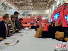 福建工艺美术大师“活用”文化遗产 科技助传承