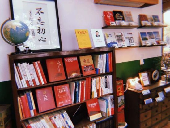 望江驿又推新主题 提供“红色+科技”滨江体验