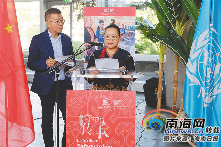 海南“黎锦经纬”十年记：织女，从一千到两万