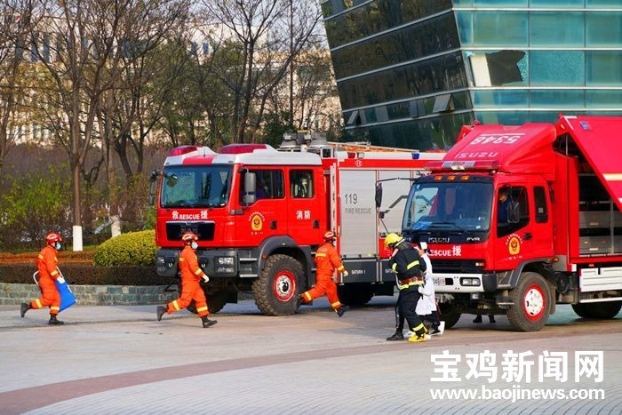 宝鸡职业技术学院一学生被“劫持” 公安民警现场成功“解救”
