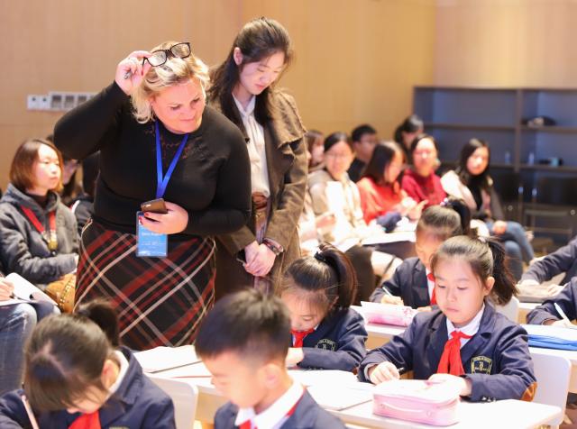 上海赴外文化交流中心组织英国教师来沪交流