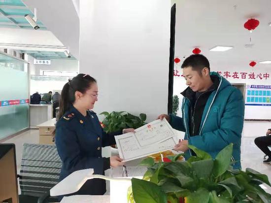 阿克苏市市场监管局深化商改 “四大亮点”为主体发展添双翼