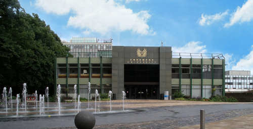 机遇与挑战 珠宝行业应该如何引起年轻群体的青