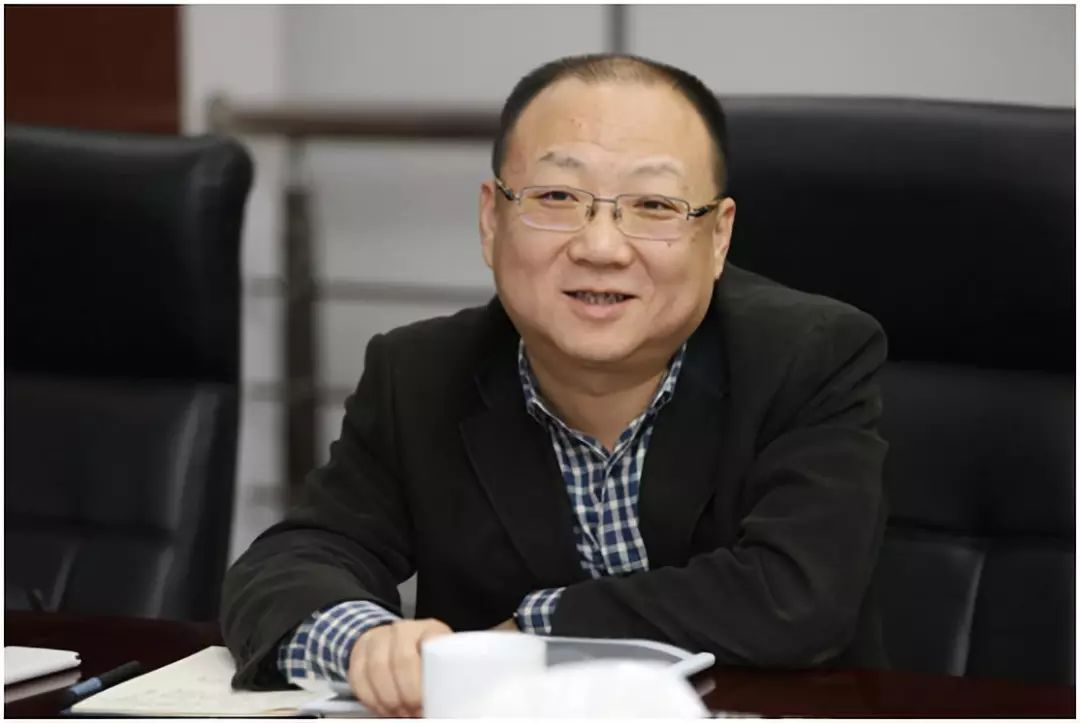 联想控股发公告：柳传志辞职 宁旻接任董事长
