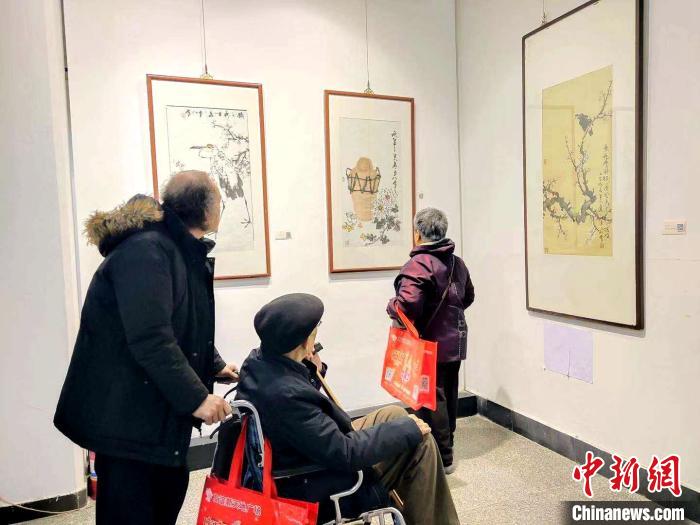 “花香鸟语迎新年”——天津花鸟四家书画作品联展揭幕