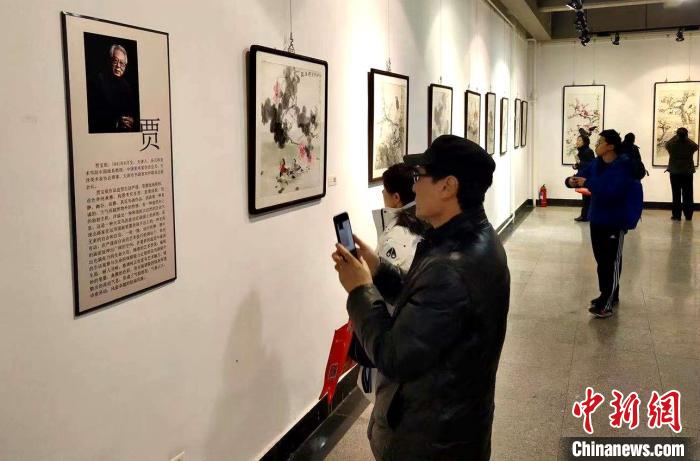 天津花鸟四家书画作品联展。　钟欣 摄