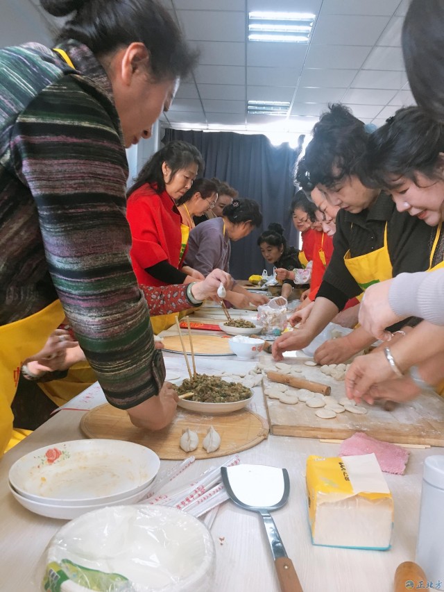 百家宴，这个社区的居民各显身手烹出美味佳肴