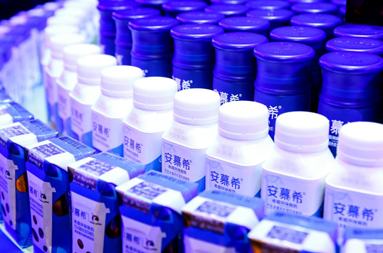 伊利携手合作伙伴冠领亚洲 硬核创新实力引领行