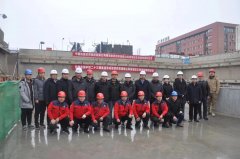 最新：青岛地铁4号线崂山科技城站主体结构封顶