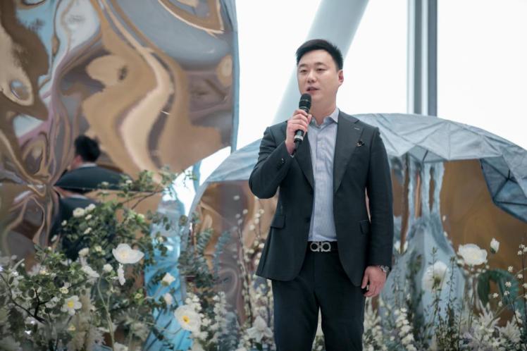 爱的国际携99对新人共“庆余年” 打造创世纪婚礼秀