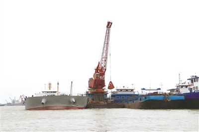 洞庭清波载百舸——岳阳洞庭湖浮吊整治、行业规范发展走笔