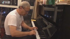 打保龄球获奖的“诉爷”，在抖音上把钢琴也弹