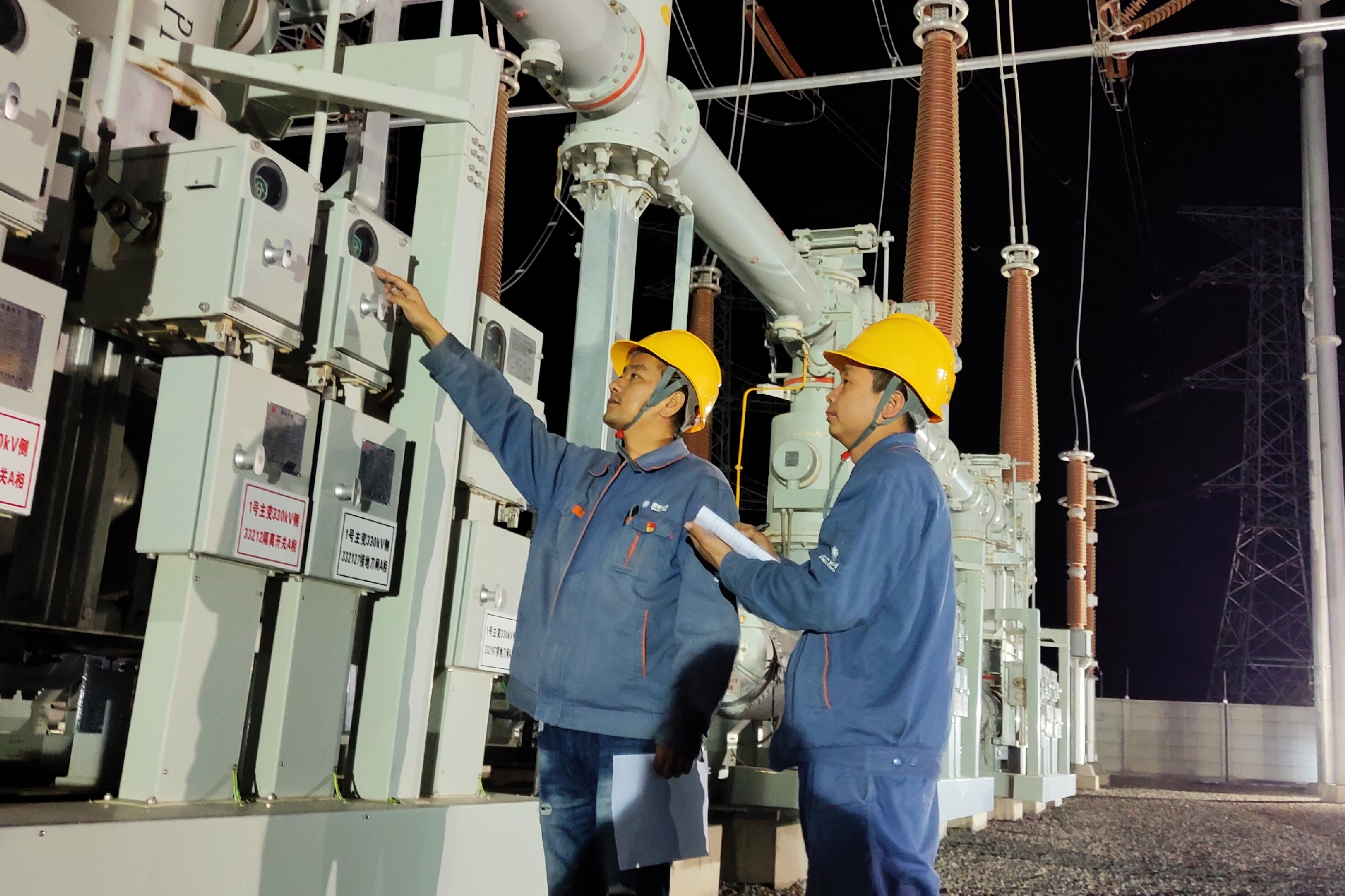 “大漠新丝路”格库电铁（青海段）全部供电工程投运